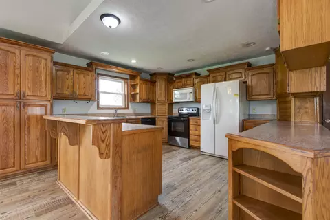 Kitchen - 26982 State Highway 38, Marshfield, MO 65706 photo 3 of 4