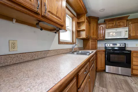 Kitchen - 26982 State Highway 38, Marshfield, MO 65706 photo 4 of 4