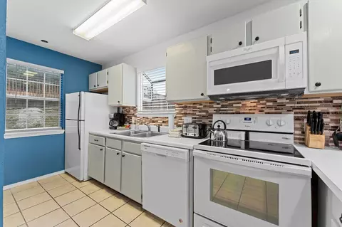 Kitchen - 29 Blue Bird Way #3, Branson, MO 65616 photo 3 of 5