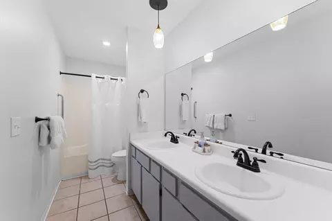 Bath - 29 Blue Bird Way #3, Branson, MO 65616 photo 1 of 2
