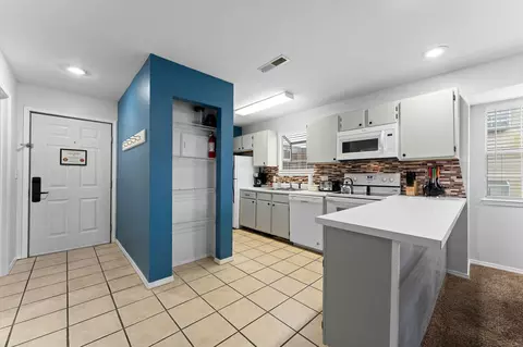 Kitchen - 29 Blue Bird Way #3, Branson, MO 65616 photo 1 of 5