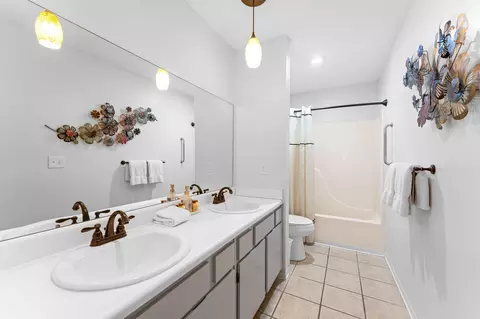 Bath - 29 Blue Bird Way #4, Branson, MO 65616 photo 1 of 2