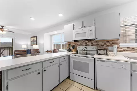 Kitchen - 29 Blue Bird Way #4, Branson, MO 65616 photo 2 of 3
