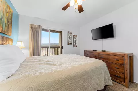 Bedroom - 29 Blue Bird Way #4, Branson, MO 65616 photo 2 of 4