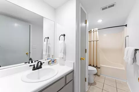 Bath - 29 Blue Bird Way #4, Branson, MO 65616 photo 2 of 2