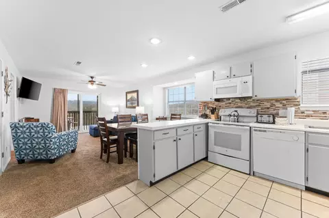 Kitchen - 29 Blue Bird Way #4, Branson, MO 65616 photo 1 of 3