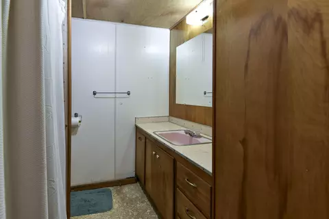 Bath - 19481 Big Creek Rd, Shell Knob, MO 65747 photo 1 of 1