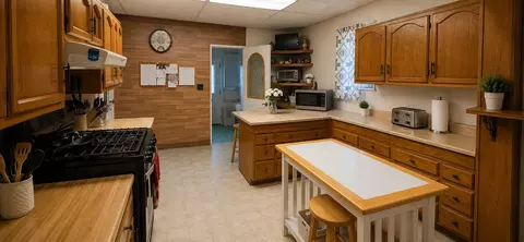 Kitchen - 231 E Terrill Creek Rd, Billings, MO 65610 photo 2 of 2
