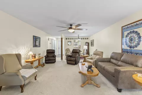 Living - 25 Oak Ct, Branson, MO 65616 photo 2 of 2