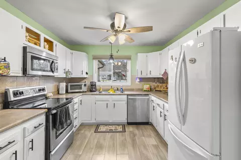 Kitchen - 25 Oak Ct, Branson, MO 65616 photo 1 of 3