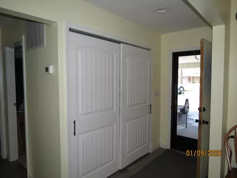 Entry Way - 25 Oak Ct, Branson, MO 65616 photo 2 of 2