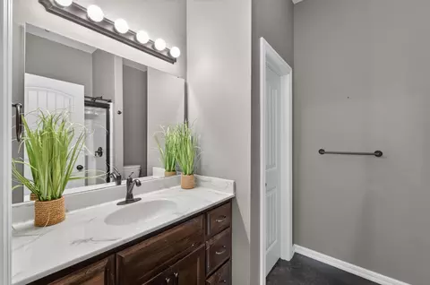 Bath - 831 N Grapevine Rd, Springfield, MO 65802 photo 5 of 5