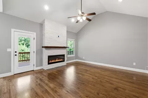 Living - 831 N Grapevine Rd, Springfield, MO 65802 photo 3 of 6