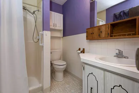 Bath - 2941 E Linwood St, Springfield, MO 65804 photo 1 of 2