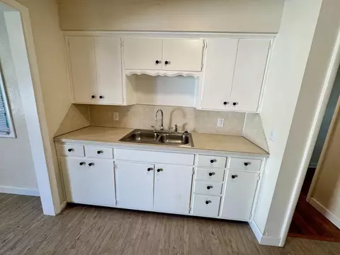 Kitchen - 1755 S Montebello Ave, Springfield, MO 65807 photo 2 of 3