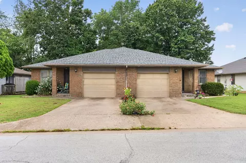 Exterior - 2733 S Hilton Ave, Springfield, MO 65807 photo 2 of 11