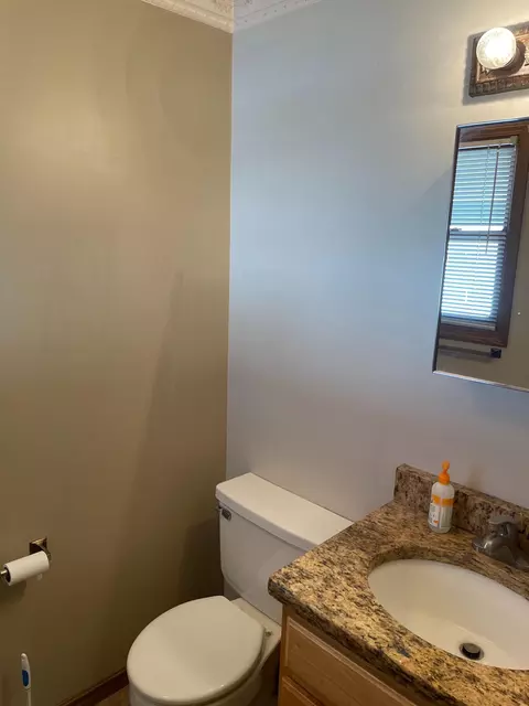 Bath - 2733 S Hilton Ave, Springfield, MO 65807 photo 2 of 2