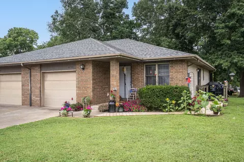 Exterior - 2733 S Hilton Ave, Springfield, MO 65807 photo 8 of 11