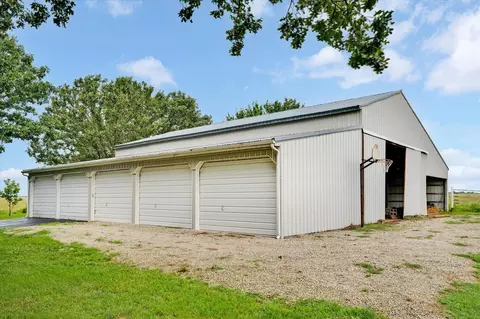 Exterior - 1645 E 425th Rd, Halfway, MO 65663 photo 6 of 10