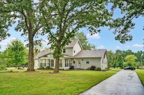 Exterior - 1645 E 425th Rd, Halfway, MO 65663 photo 7 of 10