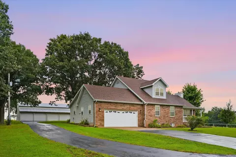 Exterior - 1645 E 425th Rd, Halfway, MO 65663 photo 2 of 10