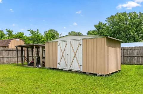 Exterior - 1124 S Bruce Ave, Springfield, MO 65804 photo 7 of 7