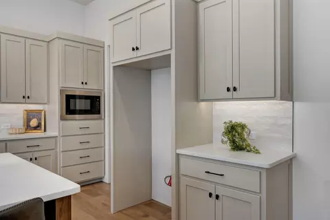 Kitchen - 2023 N Silver Charm Ave, Springfield, MO 65802 photo 3 of 6