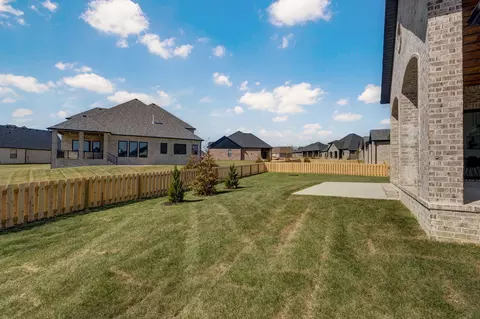 Exterior - 2023 N Silver Charm Ave, Springfield, MO 65802 photo 12 of 12