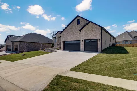 Exterior - 2023 N Silver Charm Ave, Springfield, MO 65802 photo 3 of 12