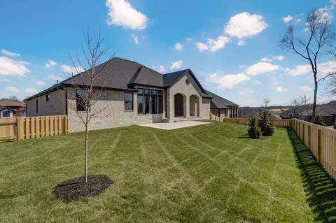 Exterior - 2023 N Silver Charm Ave, Springfield, MO 65802 photo 9 of 12