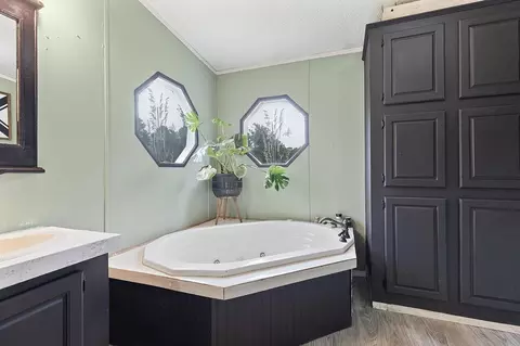 Bath - 3101 Farm Road 2165, Exeter, MO 65647 photo 3 of 3