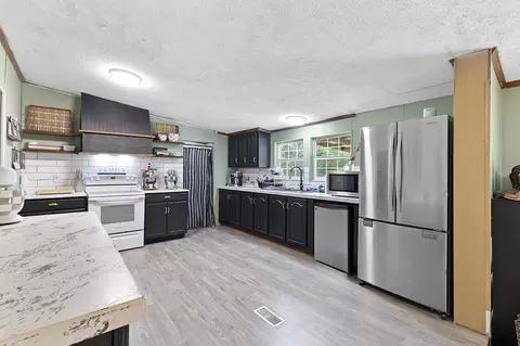 Kitchen - 3101 Farm Road 2165, Exeter, MO 65647 photo 1 of 2