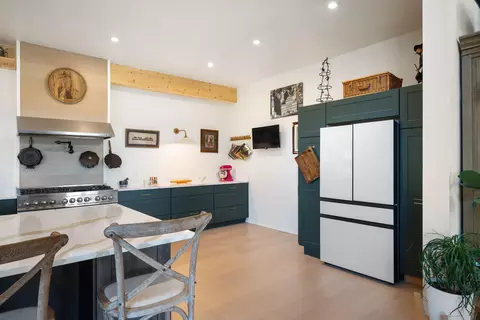 Kitchen - 10 Roll Top Cir, Cape Fair, MO 65624 photo 2 of 5