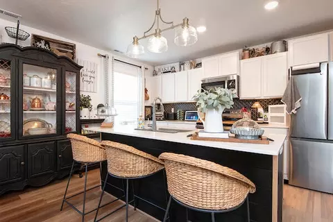 Kitchen - 797 Hoffman Hills Blvd, Willard, MO 65781 photo 2 of 3