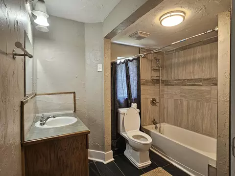 Bath - 753 N Brown Ave, Springfield, MO 65802 photo 1 of 1