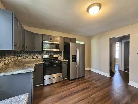 Kitchen - 753 N Brown Ave, Springfield, MO 65802 photo 2 of 3