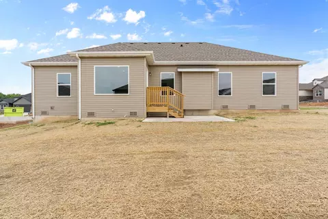 Exterior - 210 E Clayton Ln, Republic, MO 65738 photo 5 of 7