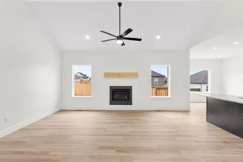 Living - 210 E Clayton Ln, Republic, MO 65738 photo 2 of 4