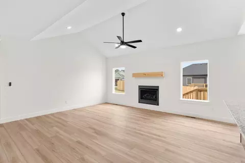 Living - 210 E Clayton Ln, Republic, MO 65738 photo 3 of 4