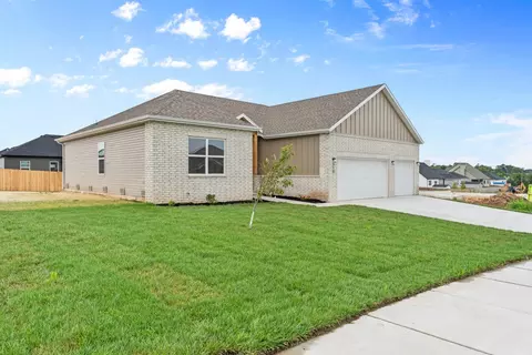 Exterior - 210 E Clayton Ln, Republic, MO 65738 photo 3 of 7