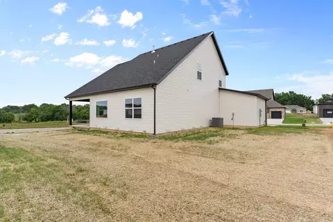 Exterior - 118 E Clayton Ln, Republic, MO 65738 photo 7 of 8