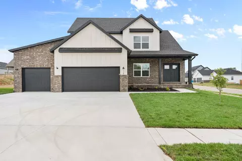 Exterior - 118 E Clayton Ln, Republic, MO 65738 photo 3 of 8