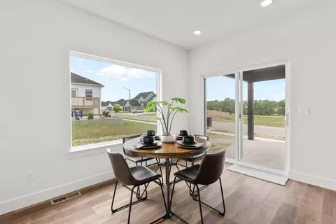 Dining - 118 E Clayton Ln, Republic, MO 65738 photo 2 of 2