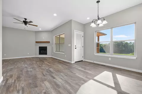 Living - 421 Beavertail Rd, Ash Grove, MO 65604 photo 3 of 3