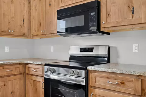 Kitchen - 421 Beavertail Rd, Ash Grove, MO 65604 photo 4 of 4
