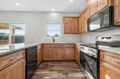 Kitchen - 421 Beavertail Rd, Ash Grove, MO 65604 photo 2 of 4