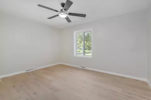 Bedroom - 5754 S Fair Oak Rd, Springfield, MO 65810 photo 3 of 4