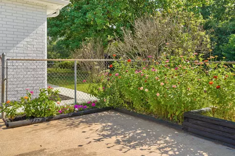 Exterior - 5754 S Fair Oak Rd, Springfield, MO 65810 photo 6 of 13