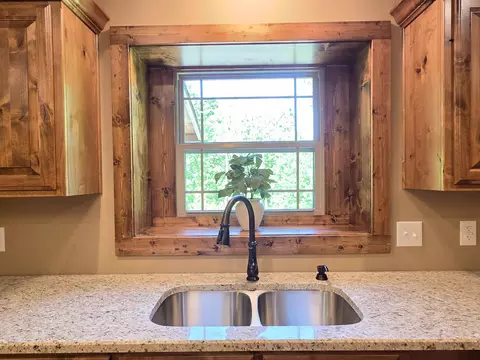 Kitchen - 235 Kings Way Dr, Marshfield, MO 65706 photo 4 of 8