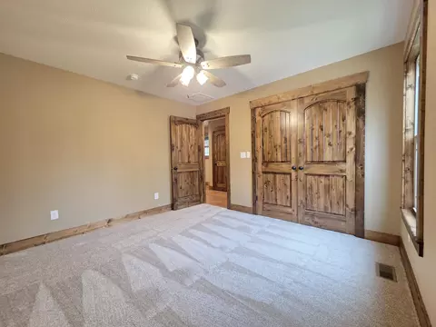 Bedroom - 235 Kings Way Dr, Marshfield, MO 65706 photo 10 of 16